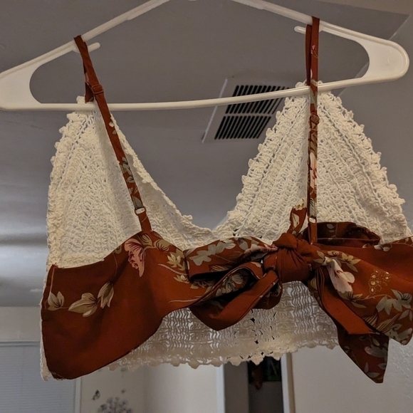 Sweet Shein Crochet Halter Top with Floral Back (Size XS) - Picture 6 of 12